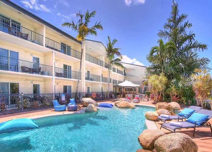 Cairns Queenslander Hotel & Apartments